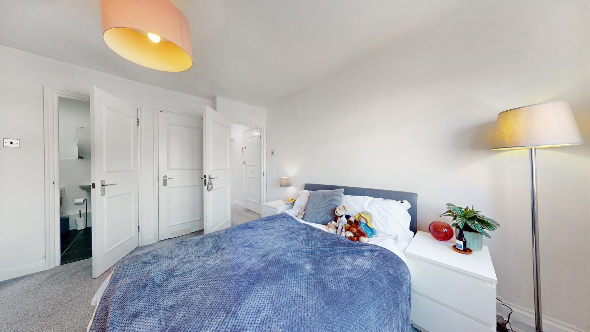 Modern Apartment Broadhurst Gardens, West Hampstead